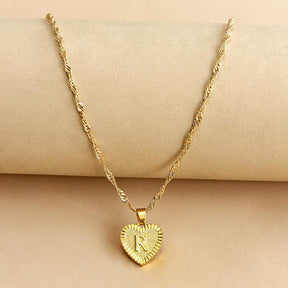 Necklace : Initiaal Hart Hanger in Gold R van Pantino