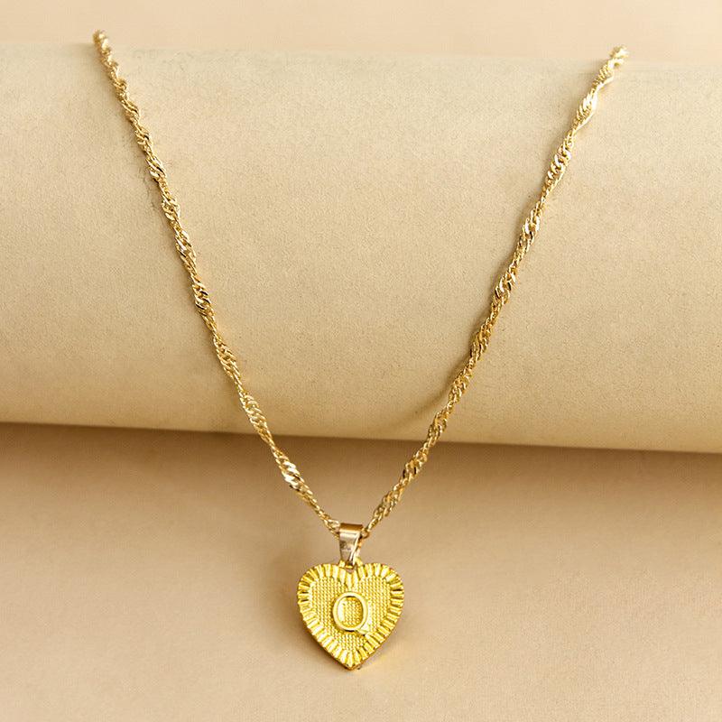 Necklace : Initiaal Hart Hanger in Gold Q van Pantino