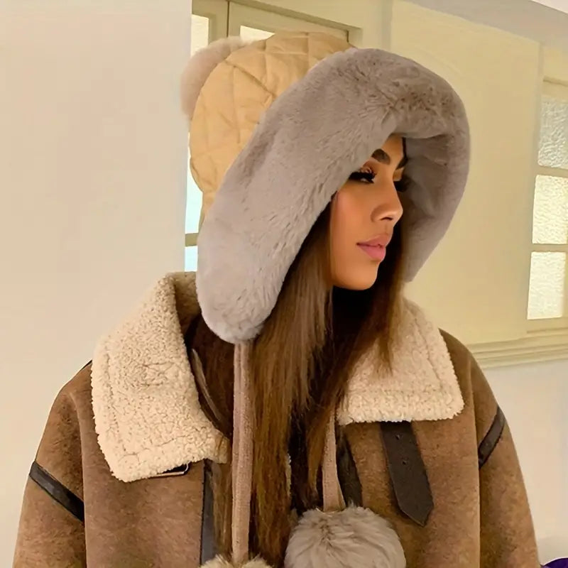 Pompom Hat : Fluffy Pompom Muts Zwart - Zacht Warm Winter - Pluche in Beige van Pantino
