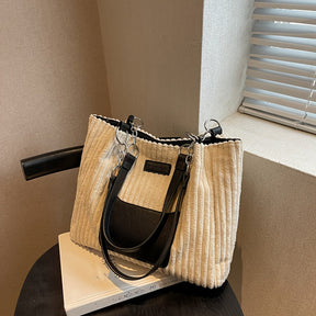 bags : S.f.y. - Modieuze Corduroy Kettingtas - Khaki in Stijl Twee Zwart van Pantino