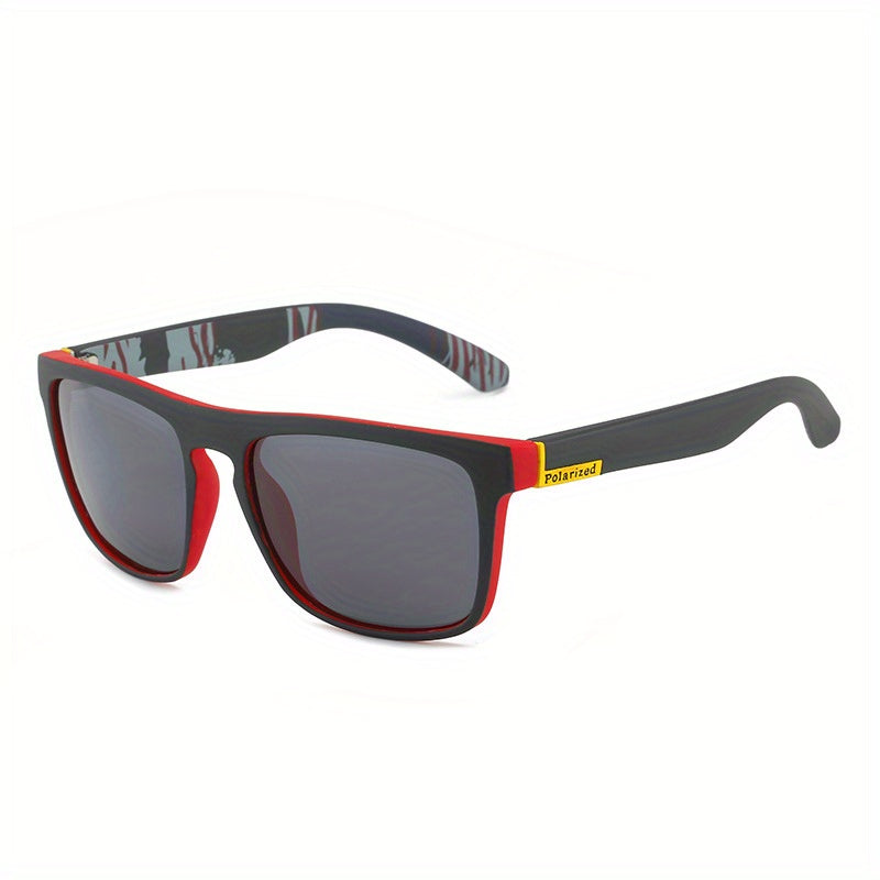 Sunglasses : Zonnebril Dames Grijs - Klassieke Vintage Gepolariseerde met Groot Vierkant Frame Black Box Label in Grijze lens met rood montuur van Pantino
