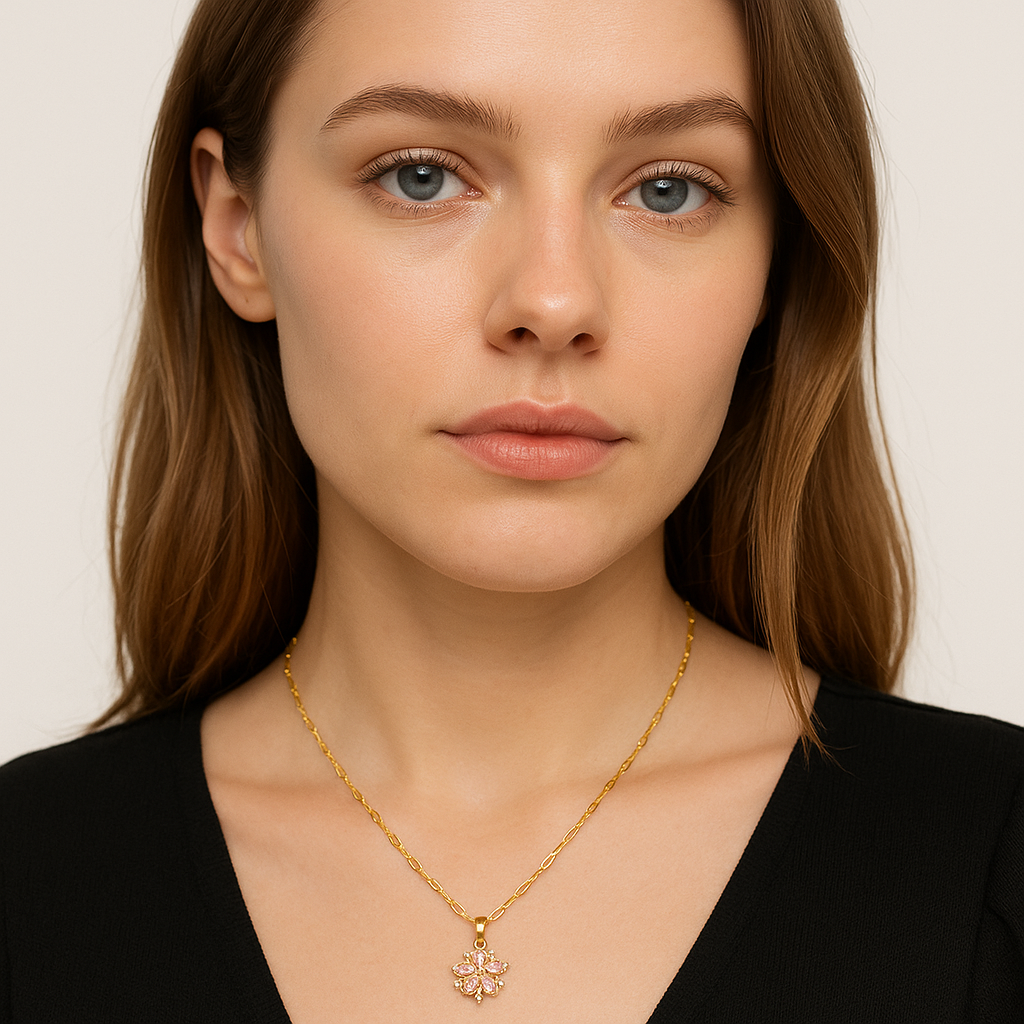 Pendant Necklace : Ketting Goud - Romantische Sakura - Elegant en Vrouwelijk in van Pantino