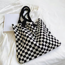 bags : Tote Bag Licht Groen-Wit - KnitTote - Gehaakte Shopper Tas in Zwart-wit van Pantino