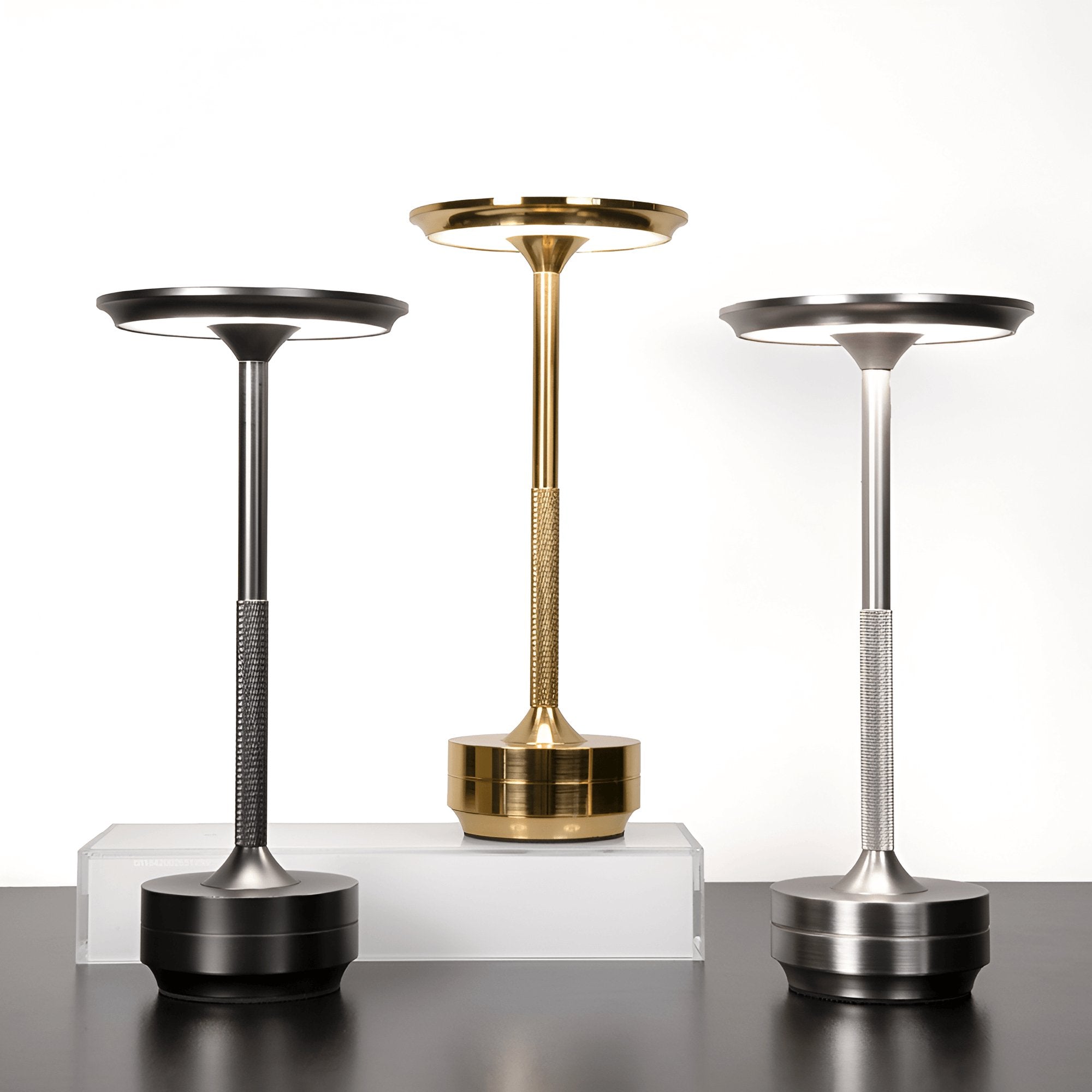 home & garden : AmbiGlow - Draadloze en Oplaadbare Sfeerlamp. - Goud in van Pantino