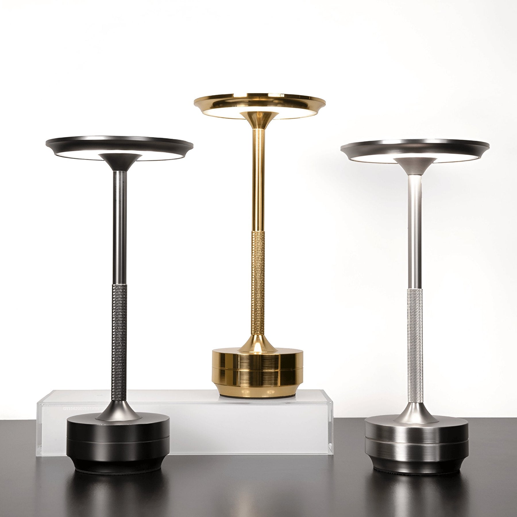 home & garden : AmbiGlow - Draadloze en Oplaadbare Sfeerlamp. - Goud in van Pantino