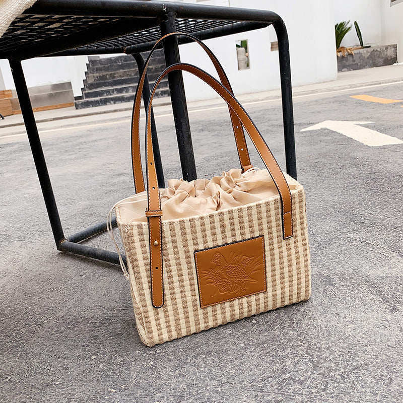 bags : Schoudertas Khaki - Fake Stripe Tote in van Pantino