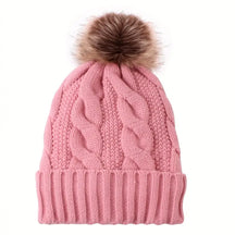 Beanie : Warme Muts met Bontbal Dames - Beige in Roze van Pantino