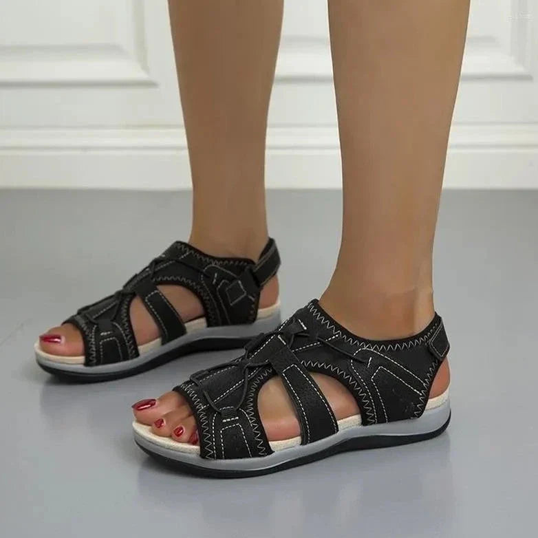 Sandals : Klassiek Wit Sandalen Dames - Elegante Sandalen voor een Tijdloze Stijl in Zwart van Pantino