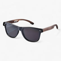 Sunglasses : Barcur, Klassieke Coole Houten Tempels Zonnebril, UV400 Gepolariseerde Zonnebril - Glanzend Zwart in Glanzend zwart van Pantino