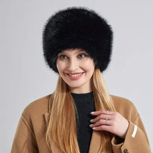 Hat : Muts Zwart - Winterse Fluffy in Zwart van Pantino