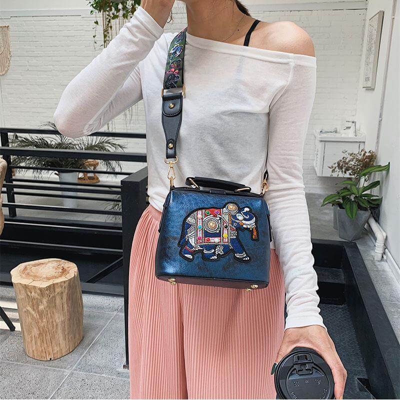 bags : Mandala Geborduurde Tas - Blauw in van Pantino
