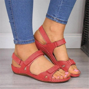 Sneakers : Sneakers Dames Groen - Stijlvolle Duurzame - Perfecte Schoenen voor met een Hart in Rood van Pantino