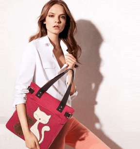 bags : Kat Geborduurde Canvas Tas - Paars in Rood van Pantino