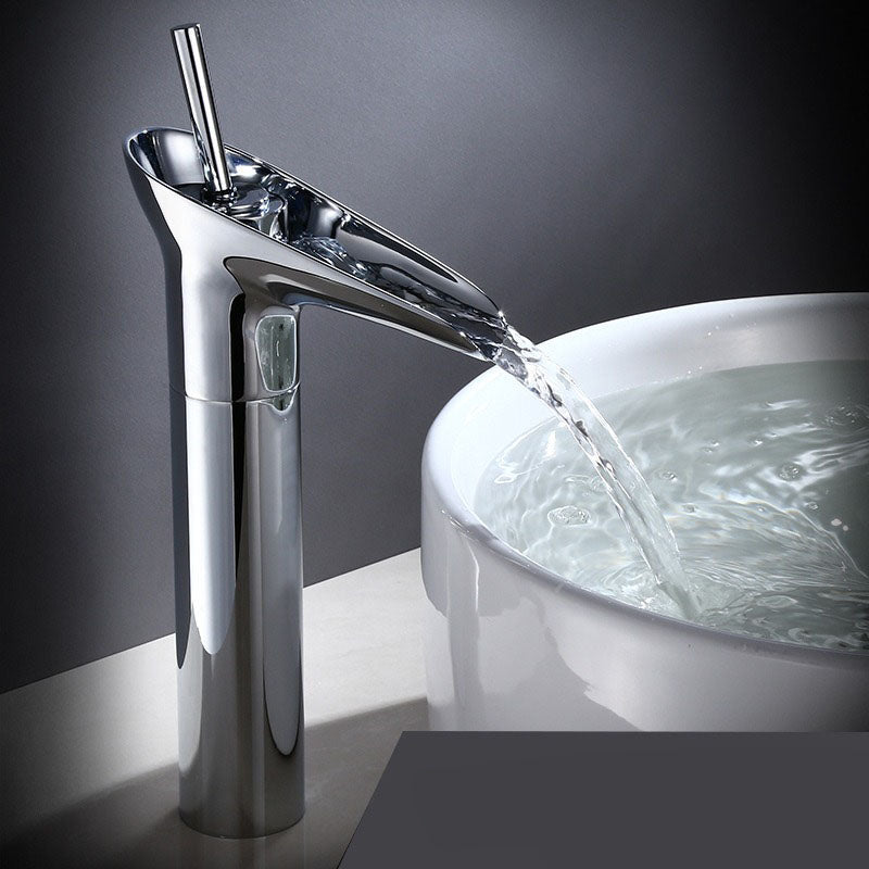 home & garden : Waterval Wastafelkraan Zwart Kort - Antiek Messing Badkamer - Messing in Chroom hoog van Pantino