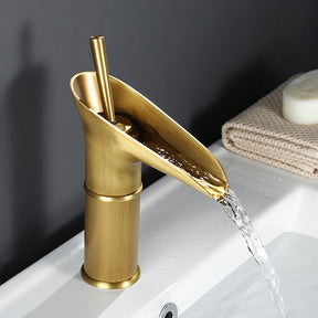 home & garden : Waterval Wastafelkraan Zwart Kort - Antiek Messing Badkamer - Messing in van Pantino