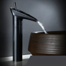 home & garden : Antieke Waterval Badkamer Wastafel Kraan - Zwart Kort in Zwart hoog van Pantino