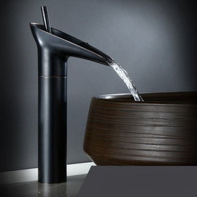 home & garden : Antieke Waterval Badkamer Wastafel Kraan - Zwart Kort in Zwart hoog van Pantino