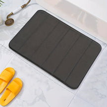 home & garden : Comfortabel en Sneldrogend Antislip Badmat - Machinewasbaar - Zwart in Zwart 40,64 X 60,96 Cm van Pantino