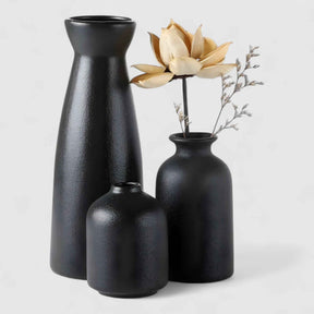 Vases : Set van 3 Moderne Decoratieve Vazen van Wit Keramiek voor Woonkamer in Noir van Pantino