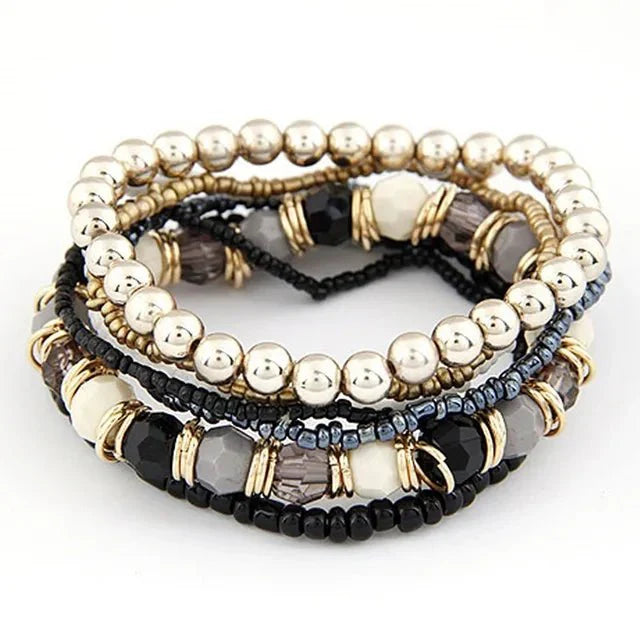 Bracelet : Bohemian Charm Armband Zwart-Goud - Kralen Wrap Stijl - Kralen in Zwart-Goud van Pantino