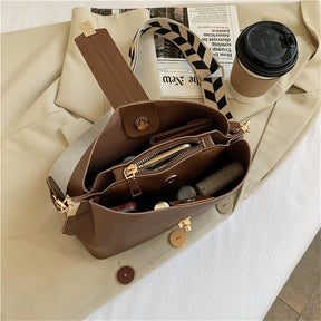 bags : Crossbody Tas Dames Zwart - Ruim 27cm Kunstleer Design - Kunstleer in van Pantino