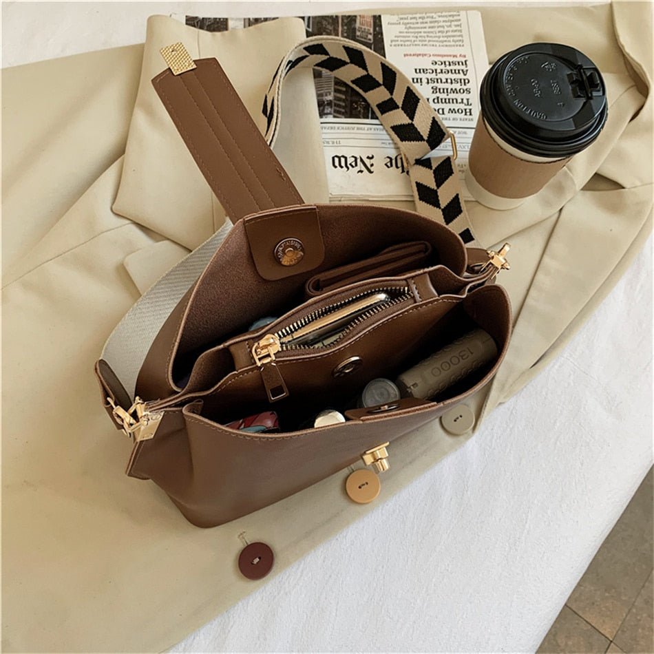 bags : Crossbody Tas Dames Zwart - Ruim 27cm Kunstleer Design - Kunstleer in van Pantino