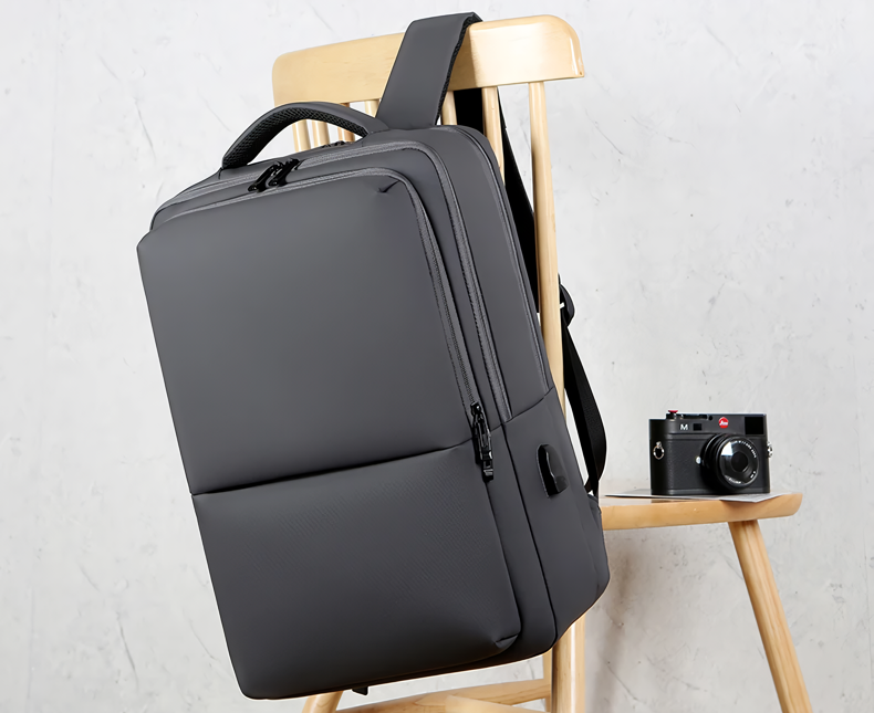 bags : Rugzak Heren Zwart - Stroomlijn Executive Waterdichte Laptoprugzak in van Pantino