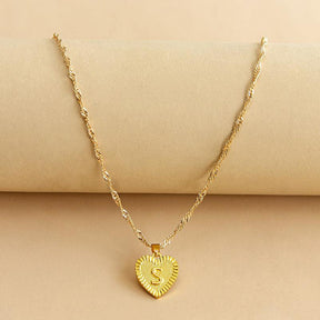 Necklace : Initiaal Hart Hanger in Gold S van Pantino