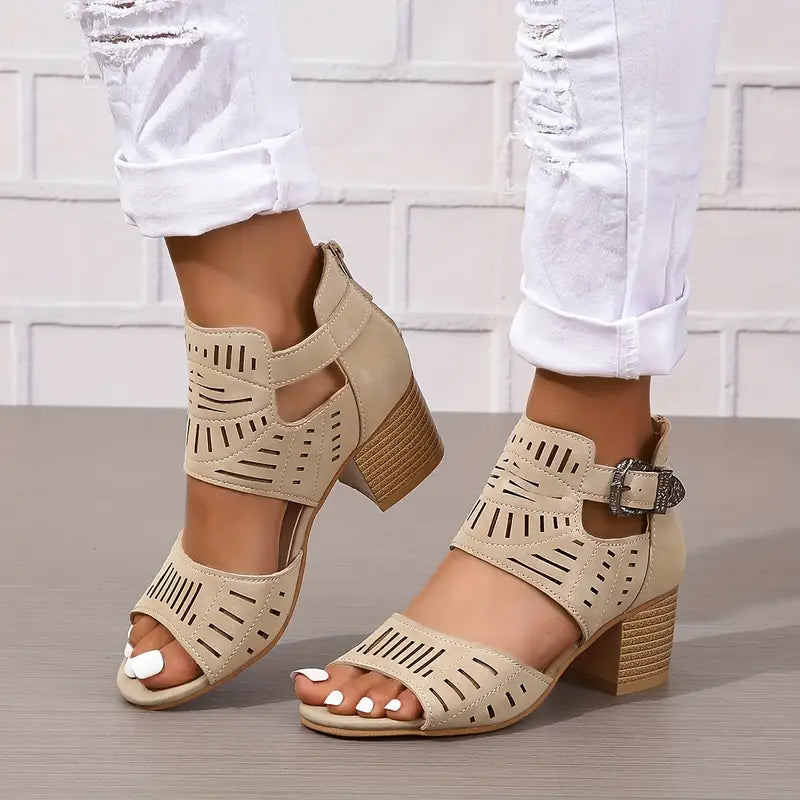 Sandals : Fluwelen Sandalen Dames - Chique Design voor een Stijlvolle en Comfortabele Uitstraling - Bruin in Beige van Pantino