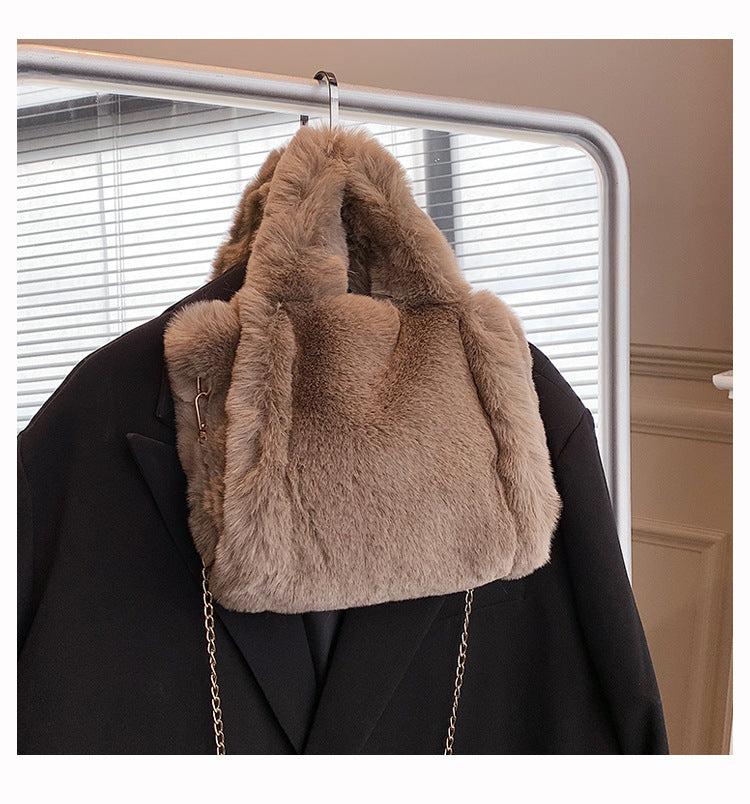 bags : LucaFrosti Stijlvolle Dames Wintertas - Zwart in Donker khaki van Pantino