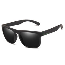 Sunglasses : Zonnebril Dames Grijs - Klassieke Vintage Gepolariseerde met Groot Vierkant Frame Black Box Label in Zwart frame groen label van Pantino