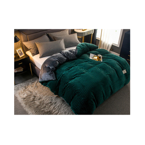 home & garden : Velvet Dekbedovertrek - Heerlijk Warm Koude Dagen - Fluweel in Groen van Pantino