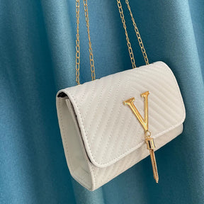 bags : GlamourGrip Tassel Tas - Modieus en Duurzaam. - Zwart in van Pantino