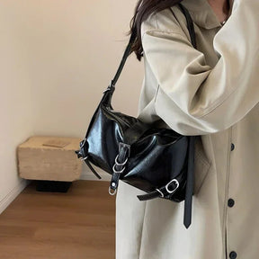bags : Casual Schoudertas Dames Wit - Rits- en Gespsluiting - Synthetisch Leer in Zwart van Pantino