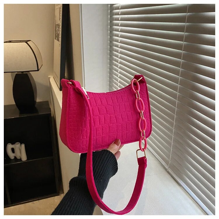 bags : Halvemaan Zadeltas Dames Donkerroze - Geribbeld Design - Synthetisch Leer in Donkerroze van Pantino