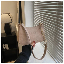 bags : Halvemaan Zadeltas Dames Donkerroze - Geribbeld Design - Synthetisch Leer in Khaki van Pantino