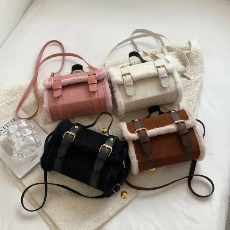 bags : Fluwelen Schoudertas Dames Roze - Vintage Klepsluiting - Pluche Lamsvacht in van Pantino