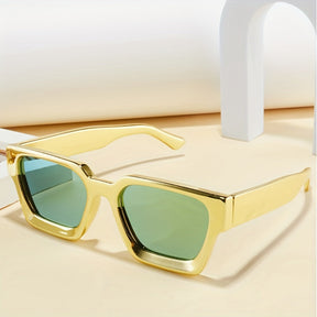 Sunglasses : Zonnebril met Dik Montuur Heren - C1 Zwart in C19 Gecoat Groen van Pantino