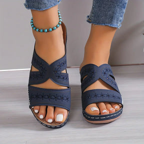 Sandals : Sandalen Dames Zwart - Zijden - Luxe Ontwerp voor een Stijlvolle en Comfortabele Pasvorm in Marineblauw van Pantino
