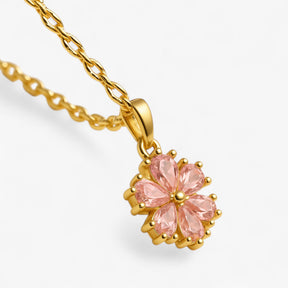 Pendant Necklace : Ketting Goud - Romantische Sakura - Elegant en Vrouwelijk in van Pantino