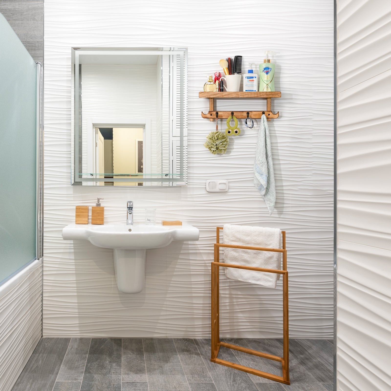 home & garden : Wandrek met Kapstok Fluweel - Vintage Wit in van Pantino