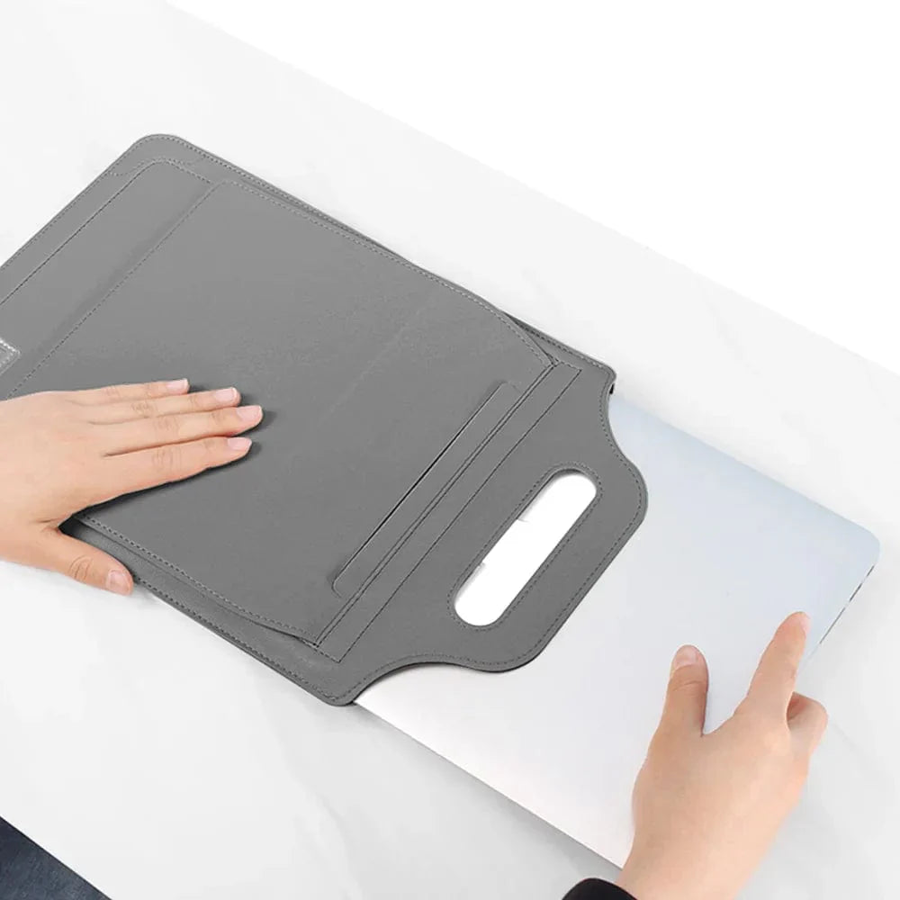 Laptop Sleeve : Laptophoes Bruin - Stijlvolle Veelzijdige Werkplek - Leer in van Pantino