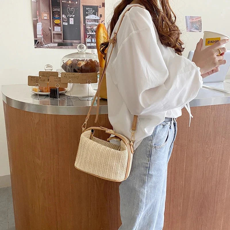bags : Crossbody Tas Dames Beige - Geweven Grass Stijl - Stro in van Pantino