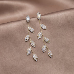 Earrings : Gold Crystal Vine Ketting - Goud Kristal Sieraad in van Pantino