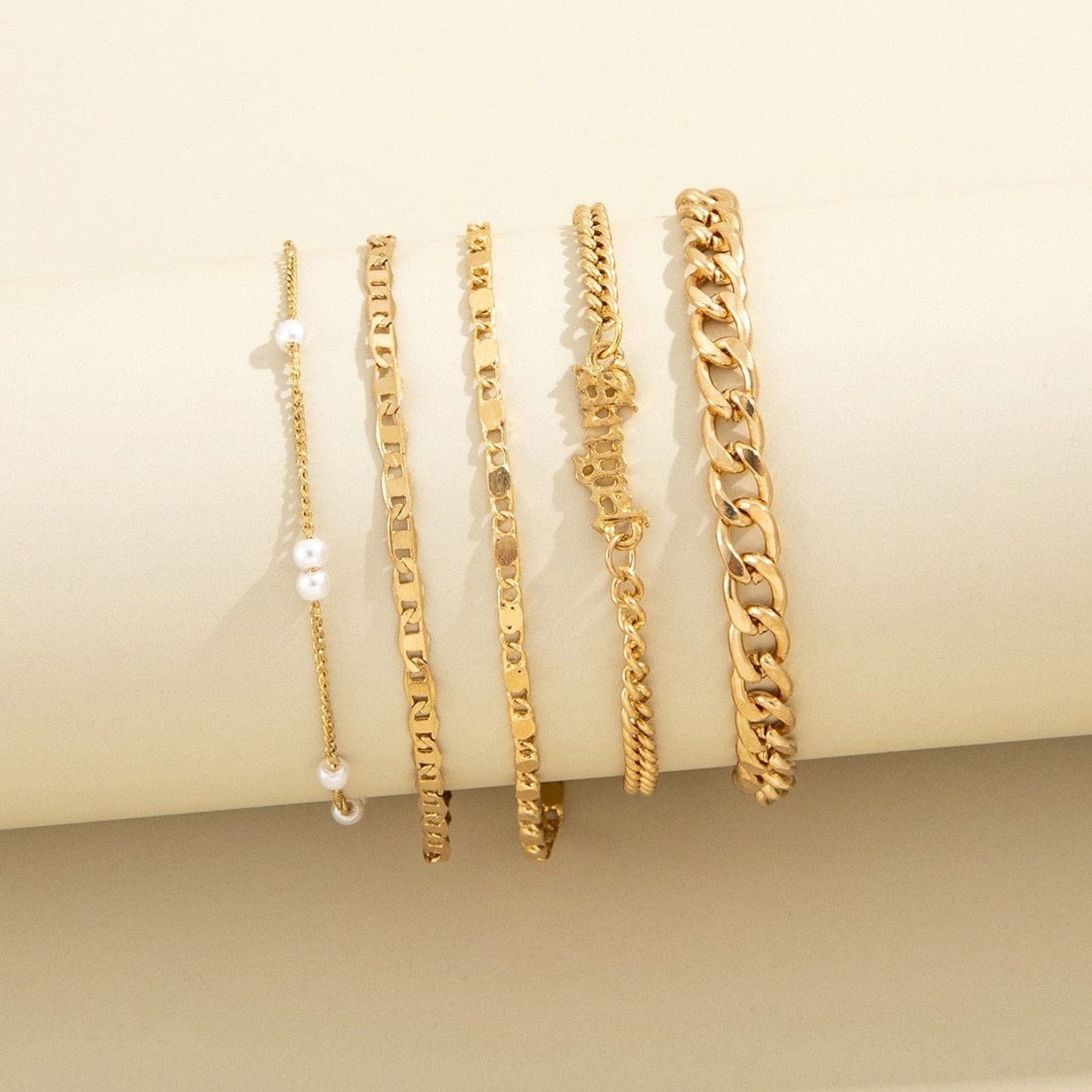 Bracelet Set : Armbanden Set Dames - Gouden Meerlaags & Verstelbaar met Parels voor Elegante Look in van Pantino