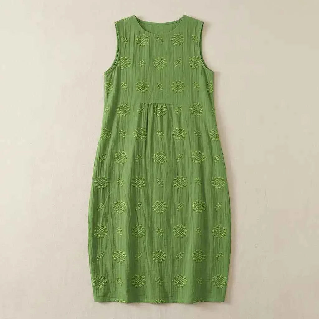 Vrouwen mode : Élodie | Elegante oversized mouwloze jurk met borduursels voor een verfijnde look in Groen van Pantino