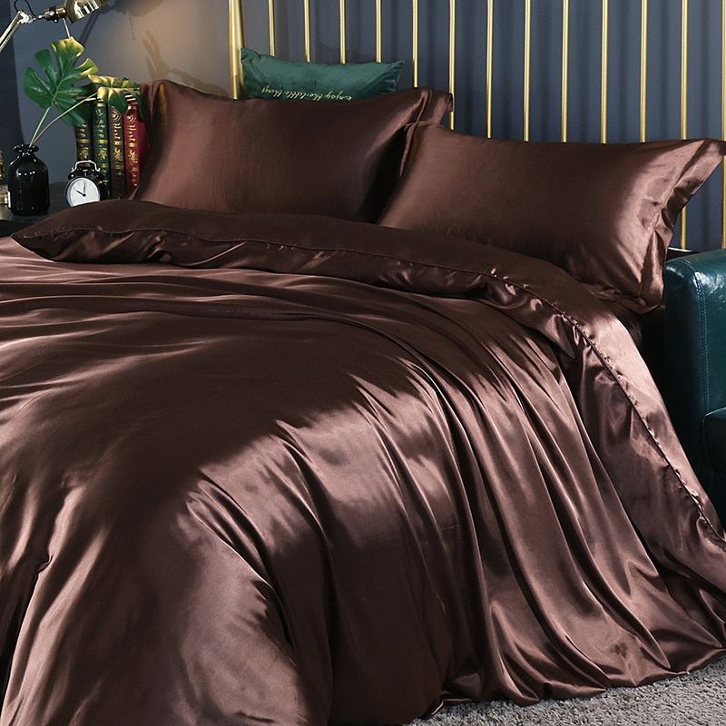 home & garden : Luxe Set (4 Stuks) Zijde/satijn Bedlinnen Dekbedovertrek-2x Kussensloop-Laken - Wit in Maroon van Pantino