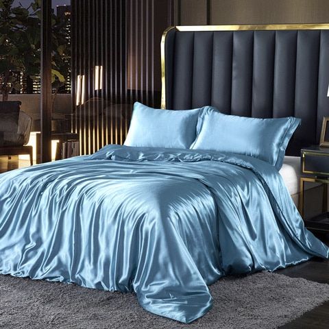 home & garden : Luxe Set (4 Stuks) Zijde/satijn Bedlinnen Dekbedovertrek-2x Kussensloop-Laken - Wit in Skyblue van Pantino