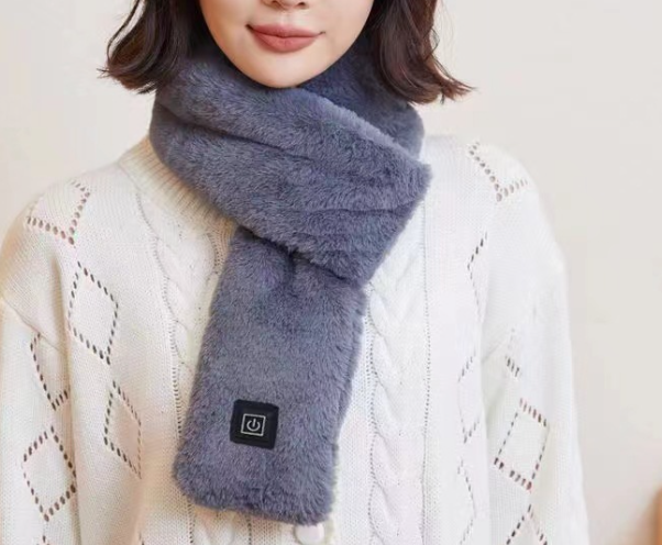 Heated Scarf : Verwarmde Sjaal Zwart - Knusse Warmte Hals Winter - Fleece in nep konijnenbont lichtblauw van Pantino