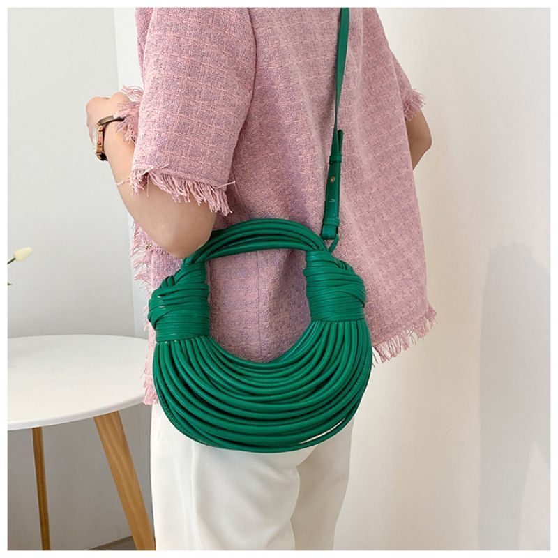 bags : Elegante Handtas Dames Goud - Stijlvolle Avondtas Mesh - Metaal in Groen van Pantino